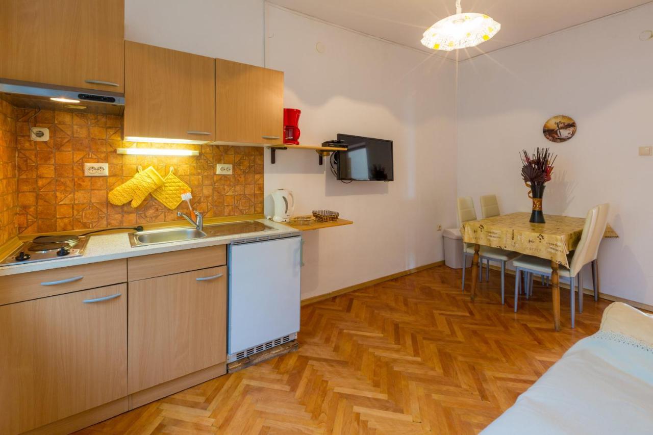 Appartement Jasminka Loncaric à Crikvenica Extérieur photo