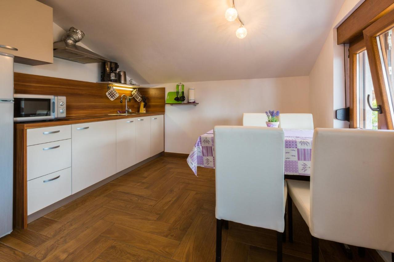 Appartement Jasminka Loncaric à Crikvenica Extérieur photo